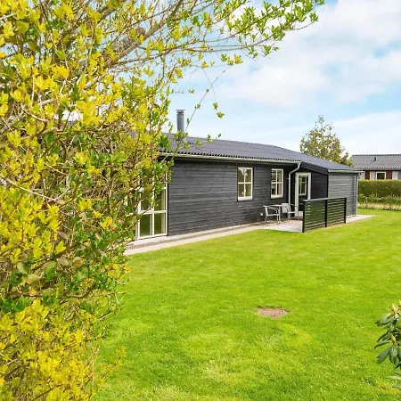 Serene Holiday In On Amidst Nature Holiday home *