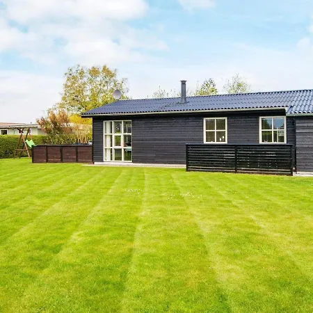 Serene Holiday In On Amidst Nature Holiday home Hejls